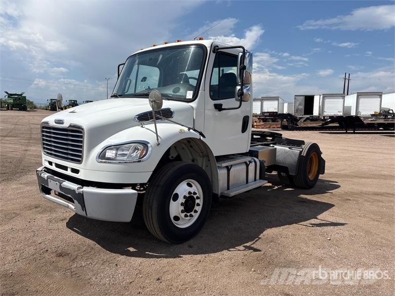 Freightliner M2 106 Vlačilci