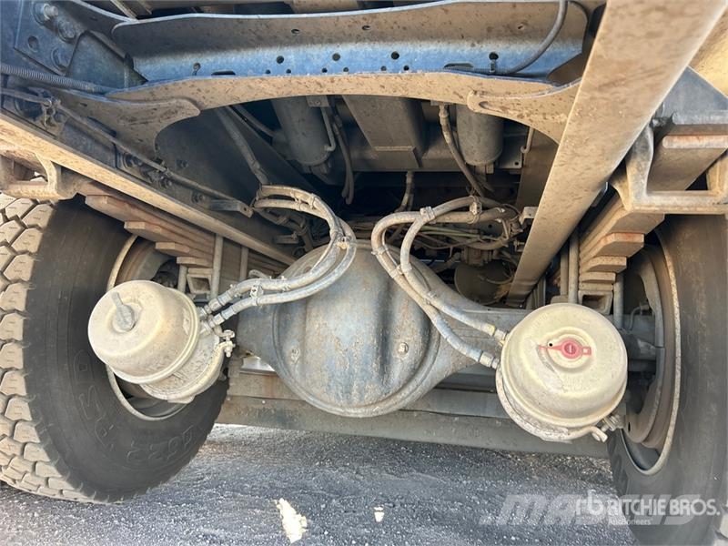 Freightliner M2 106 Pometalni stroji