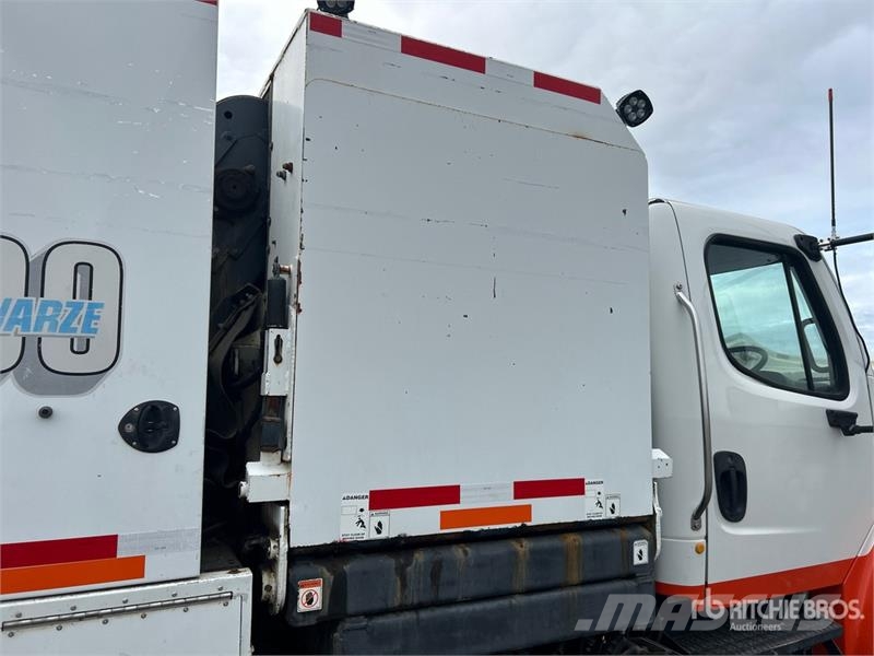 Freightliner M2 106 Camion balayeur
