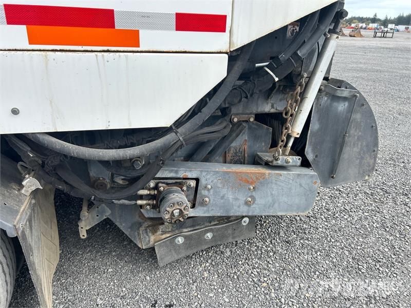 Freightliner M2 106 Camion balayeur