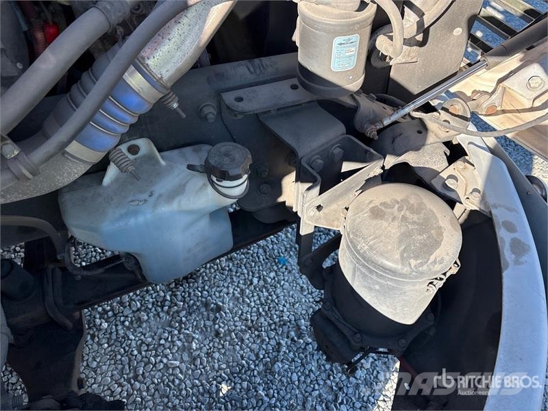 Freightliner M2 106 Kamioni sa otvorenim sandukom