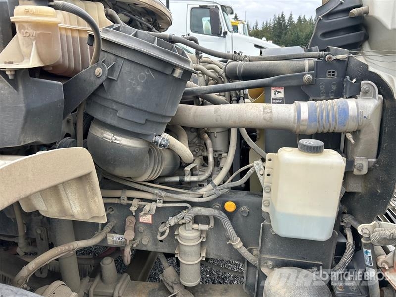 Freightliner M2 106 Camion balayeur