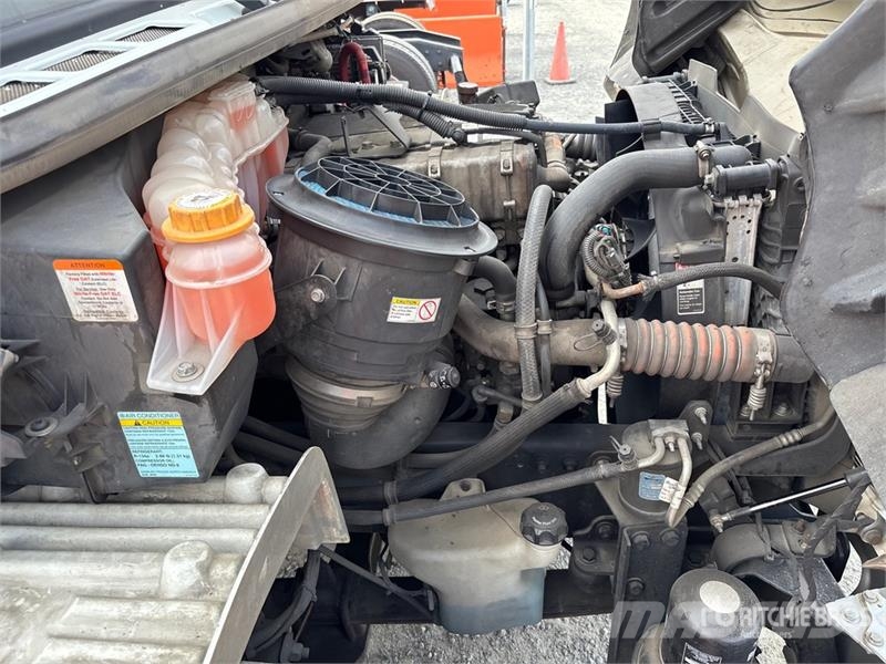 Freightliner M2 106 캐빈 및 인테리어