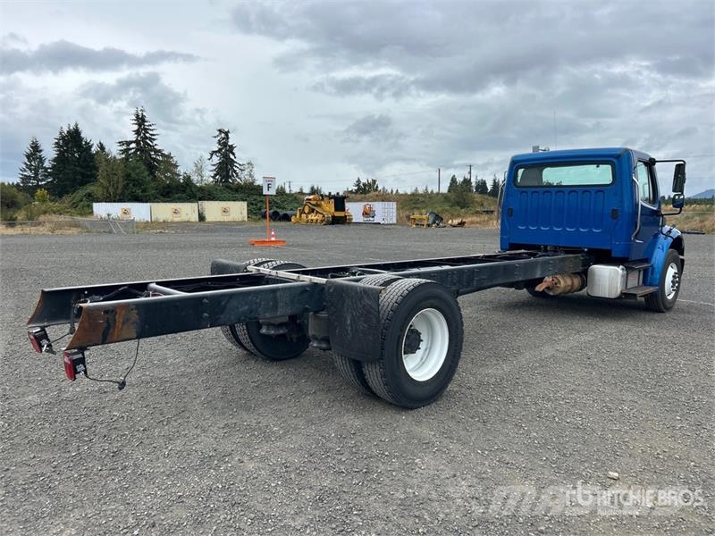 Freightliner M2 106 Kabíny a interiér