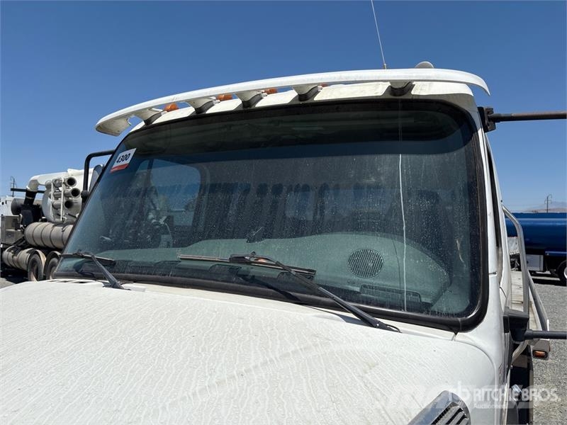 Freightliner M2 106 Recovery vehicles