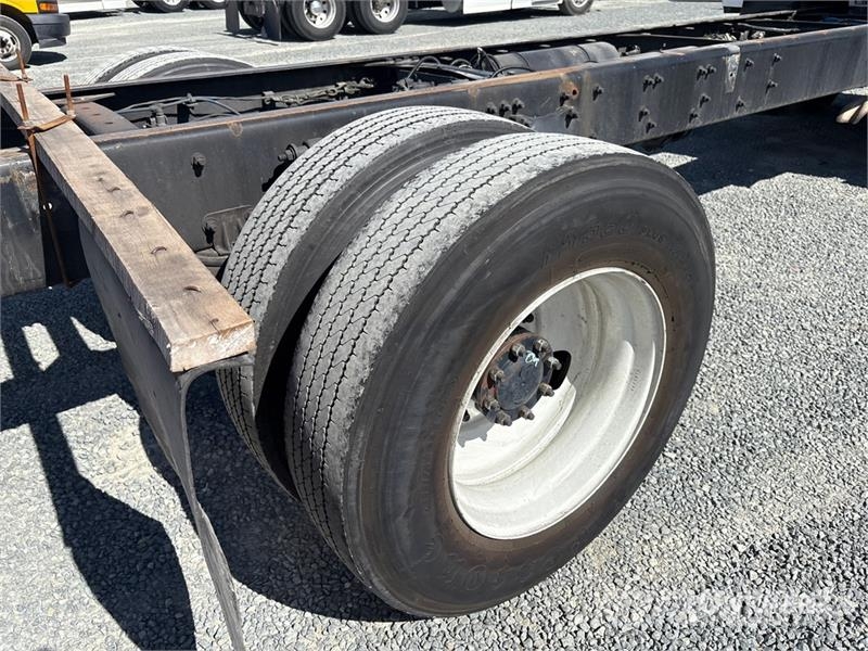 Freightliner M2 106 キャビン及び内装