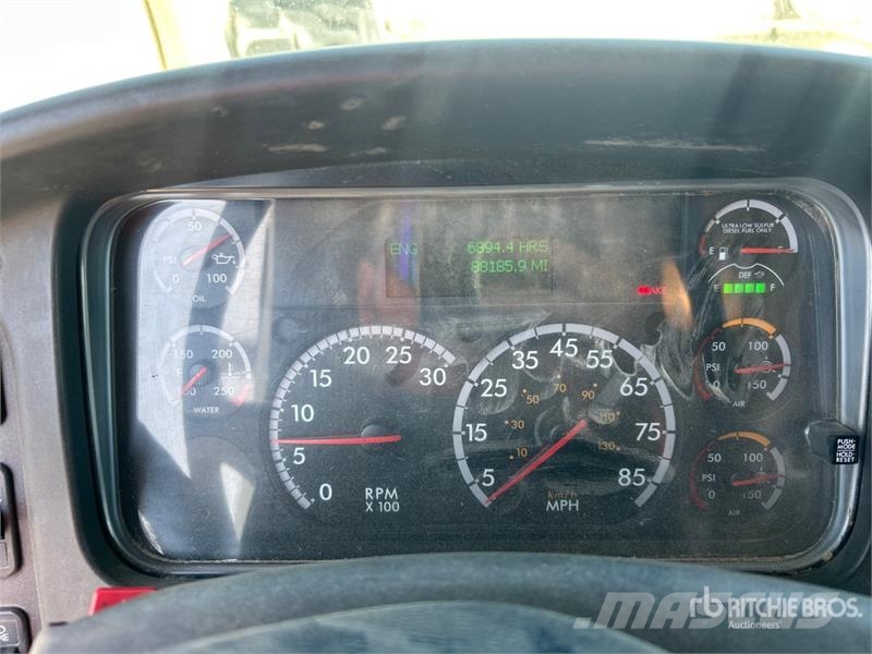 Freightliner M2 106 شاحنات قلابة