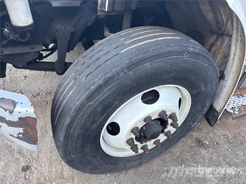 Freightliner M2 106 溫控卡車
