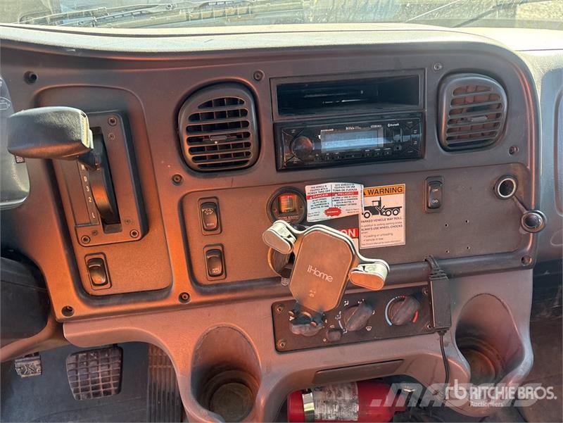 Freightliner M2 106 Camiões basculantes