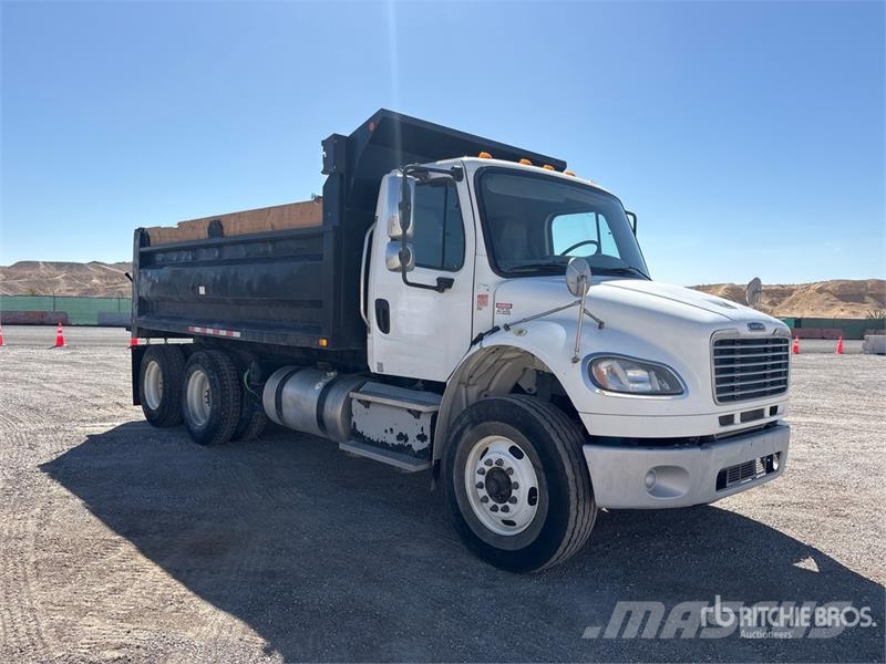 Freightliner M2 106 شاحنات قلابة