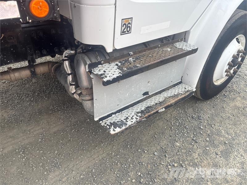 Freightliner M2 106 شاحنات قلابة