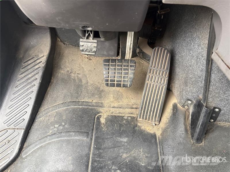 Freightliner M2 106 Cabins and interior