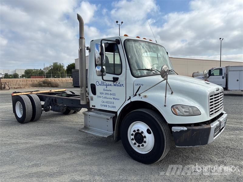 Freightliner M2 106 캐빈 및 인테리어