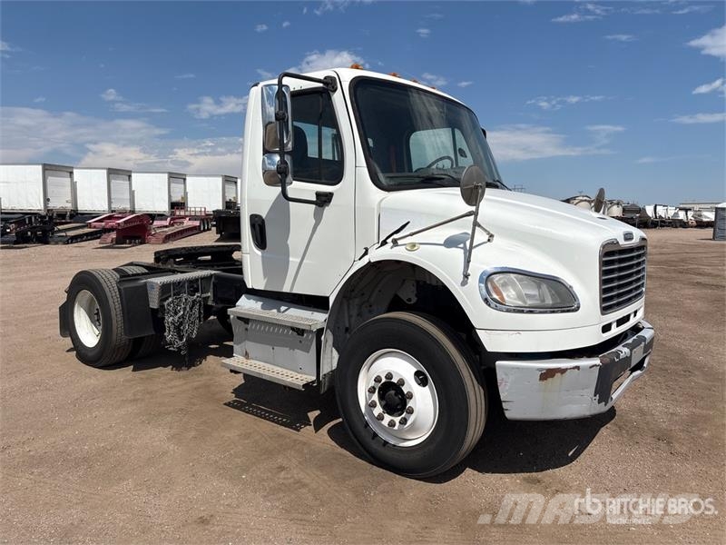 Freightliner M2 106 Vlačilci