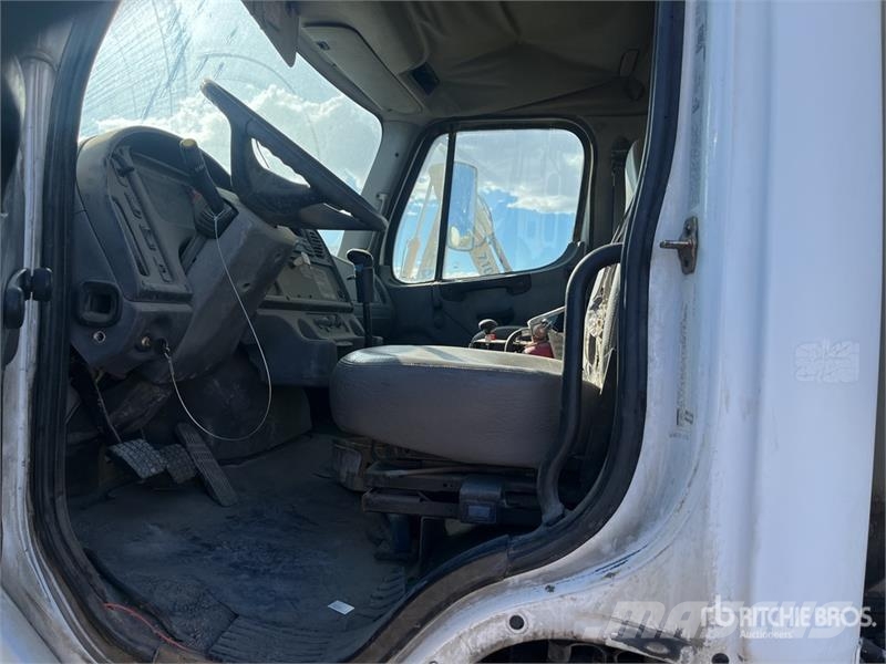 Freightliner M2 106 Vattentankbilar