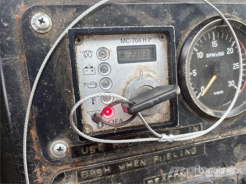 Freightliner M2 106 شاحنات كاسحة