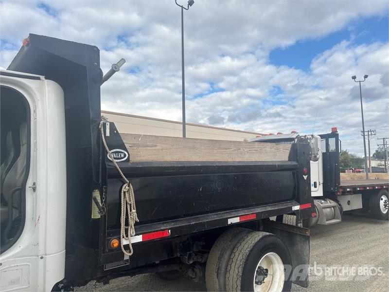 Freightliner M2 106 شاحنات قلابة