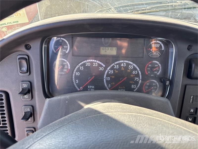 Freightliner M2 106 Nostolava-autot