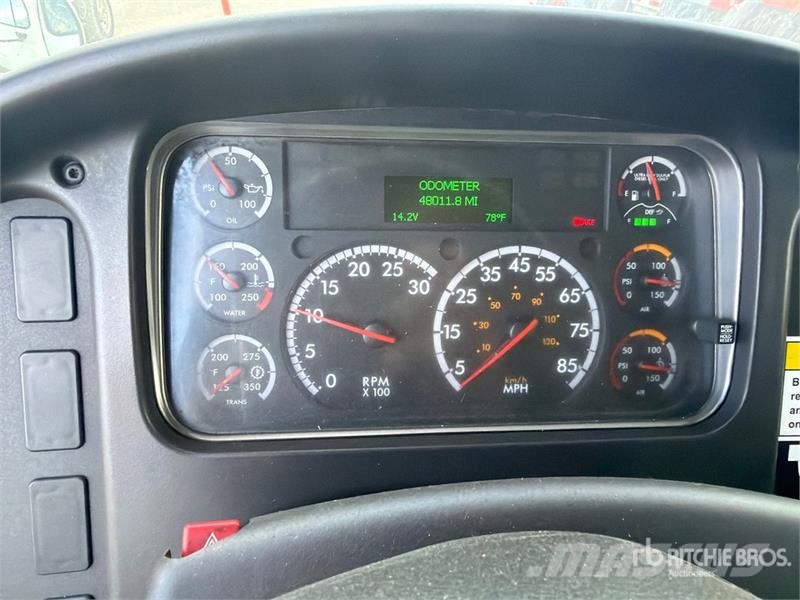 Freightliner M2 106 Камиони за почистване
