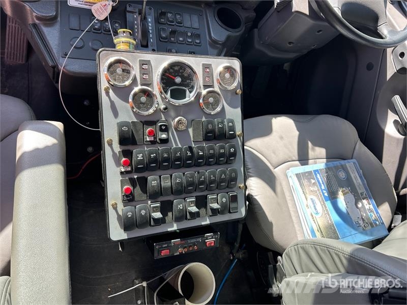 Freightliner M2 106 Pometalni stroji