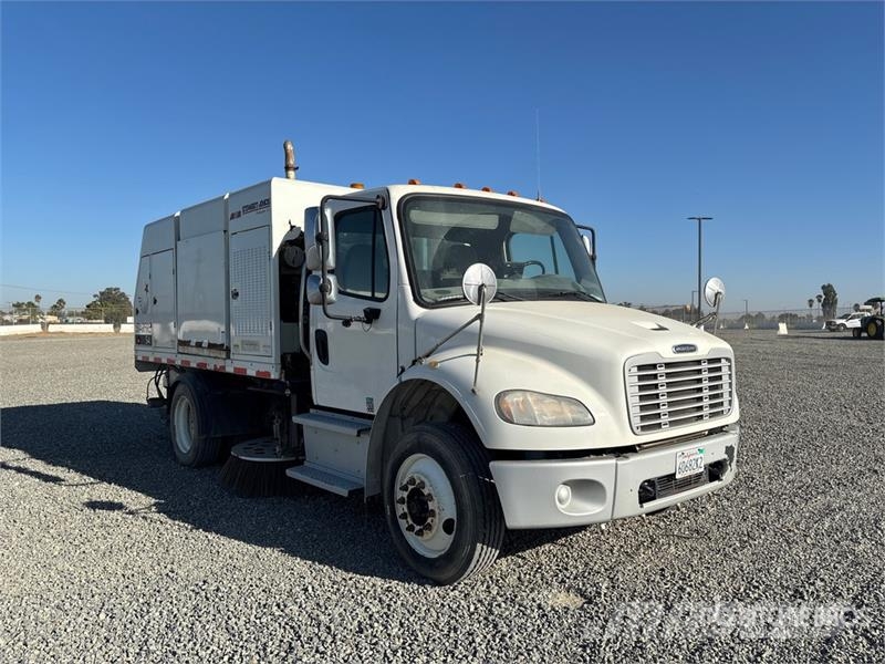 Freightliner M2 106 Pometalni stroji