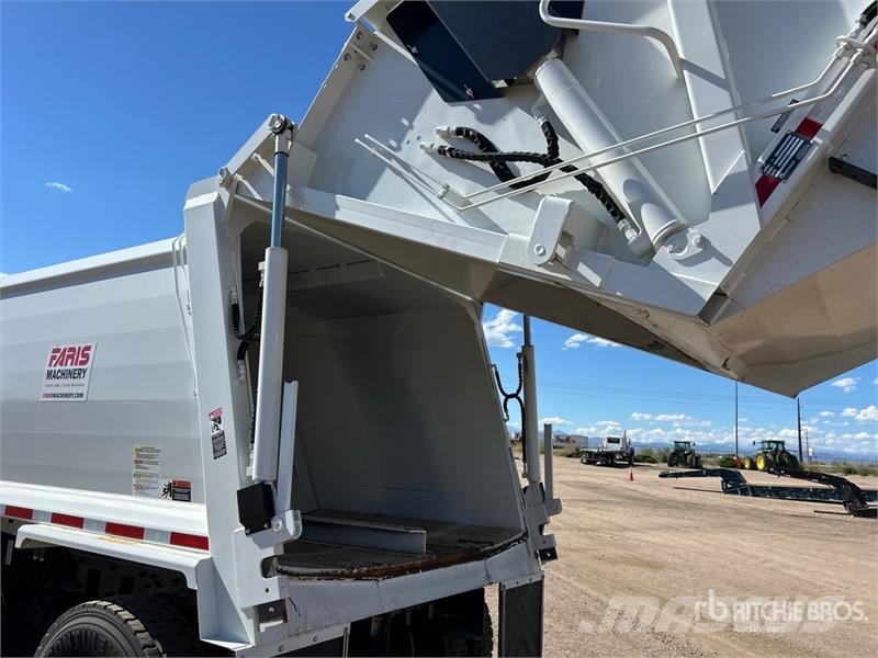 Freightliner M2 106 Мусоровозы