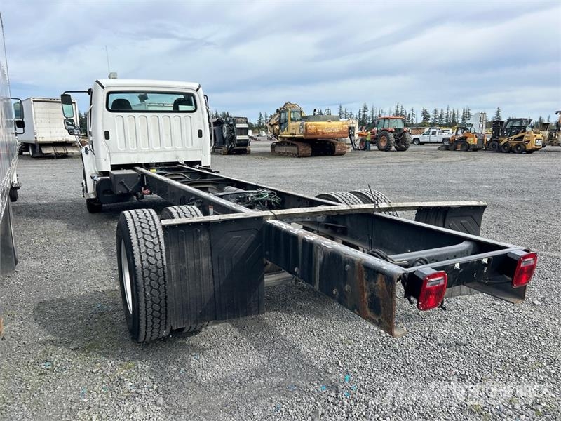 Freightliner M2 106 Cabins and interior