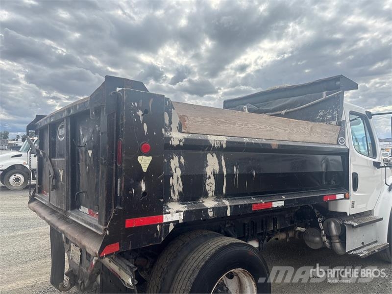 Freightliner M2 106 شاحنات قلابة
