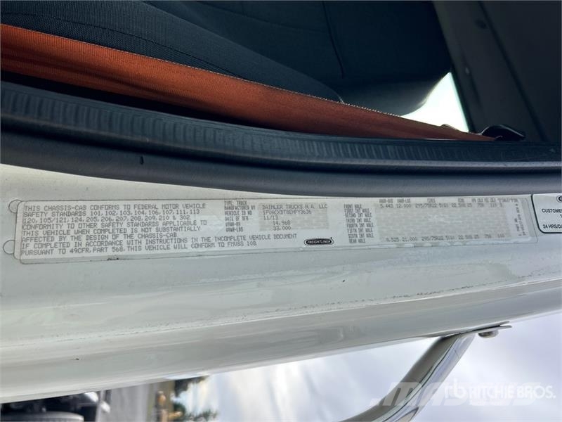 Freightliner M2 106 Cabins and interior
