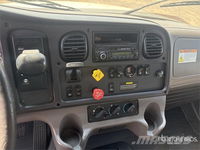 Freightliner M2 106 Kiper tovornjaki
