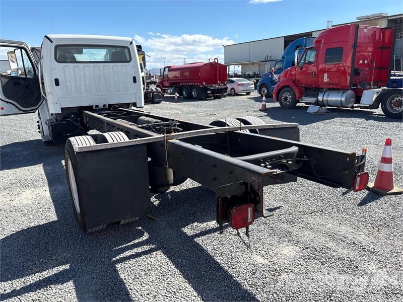 Freightliner M2 106 キャビン及び内装