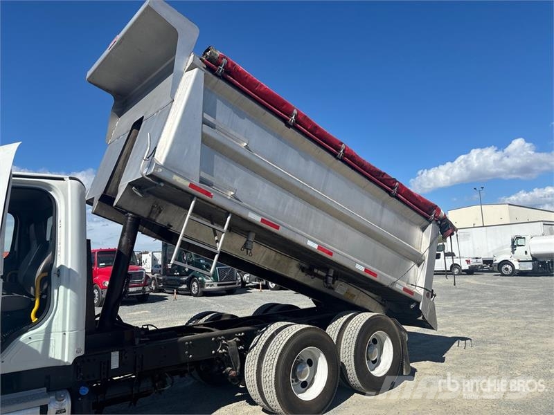 Freightliner M2 106 Wywrotki