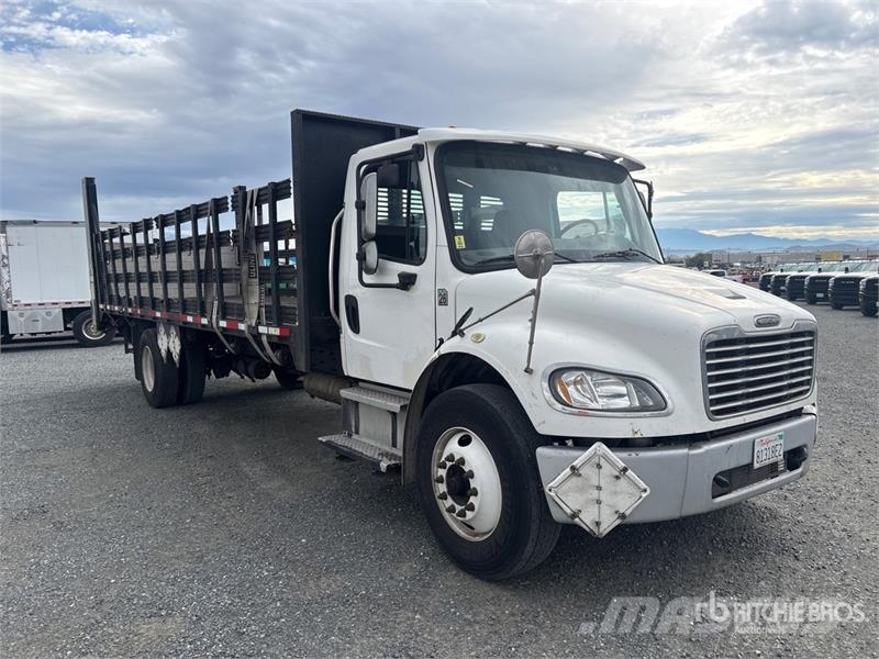 Freightliner M2 106 Camiones plataforma