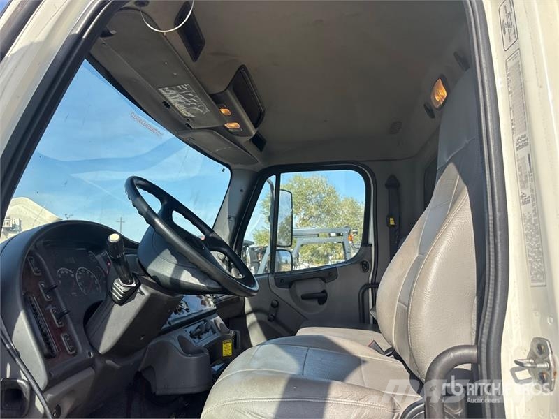 Freightliner M2 106 Kravas automašīnas - refrižeratori