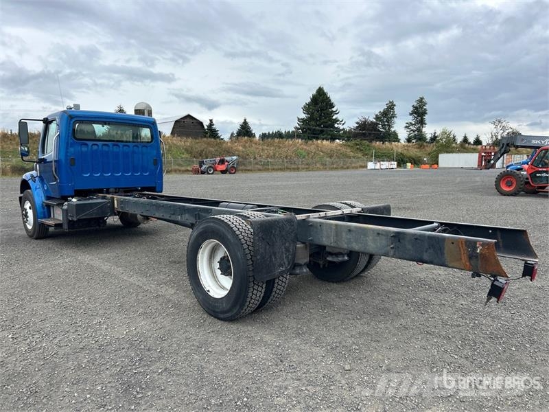 Freightliner M2 106 Kabíny a interiér