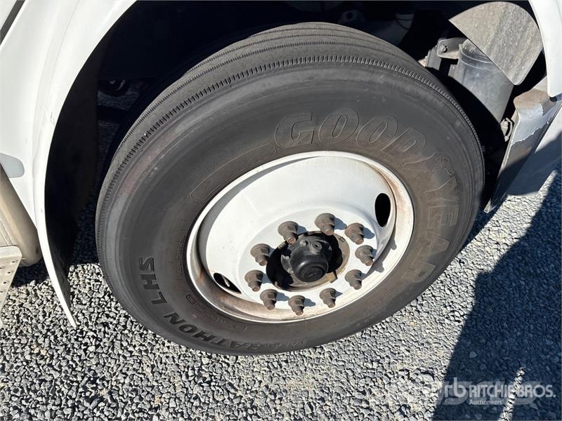 Freightliner M2 106 Kamioni sa otvorenim sandukom