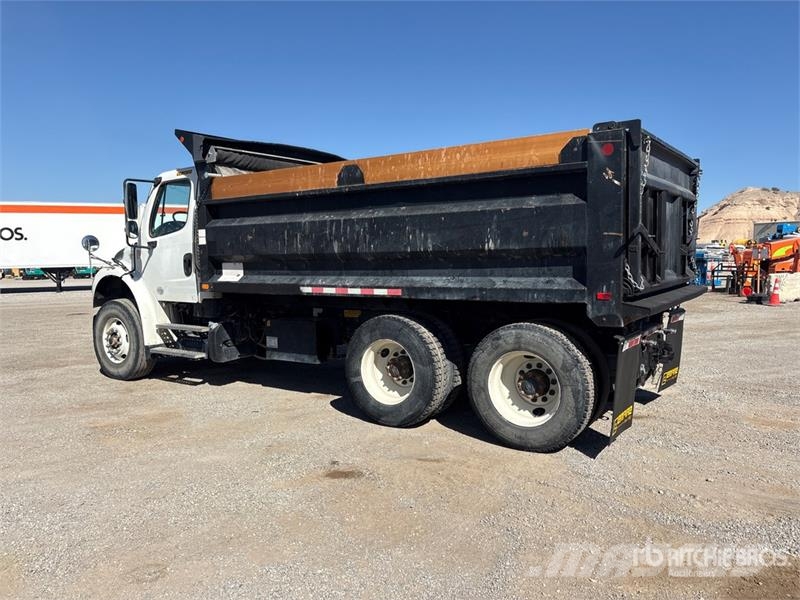 Freightliner M2 106 شاحنات قلابة