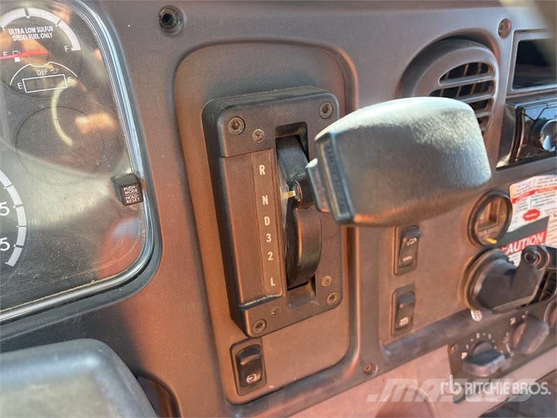 Freightliner M2 106 Camiões basculantes