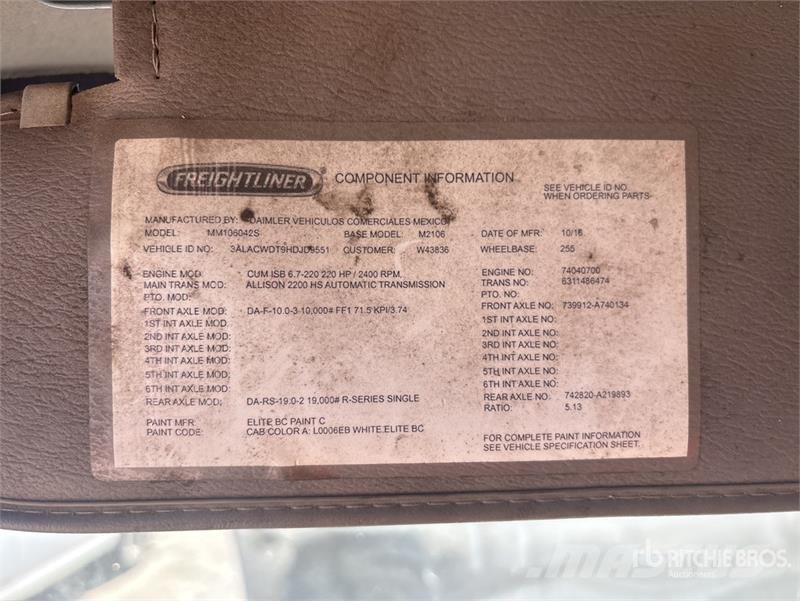 Freightliner M2 106 Camiones plataforma