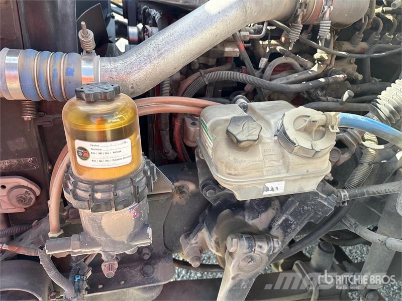 Freightliner M2 106 Furgons