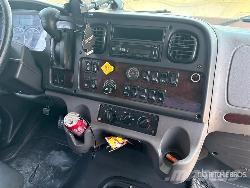 Freightliner M2 106 Recovery vehicles