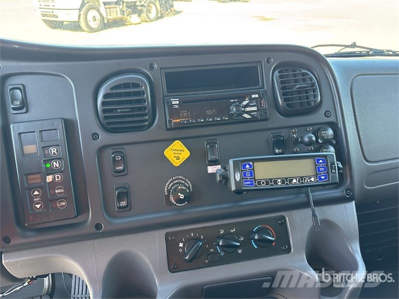 Freightliner M2 106 Isotermos y frigoríficos