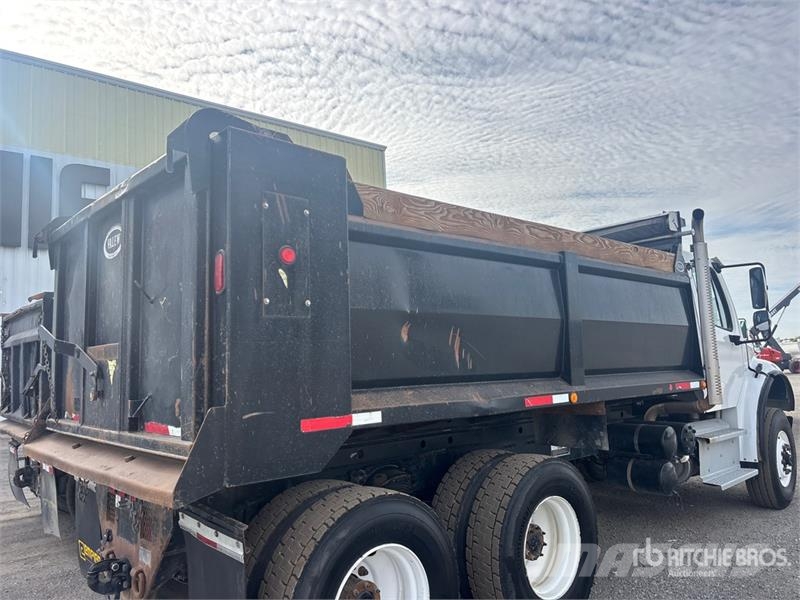 Freightliner M2 106 شاحنات قلابة