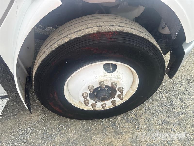 Freightliner M2 106 شاحنات قلابة