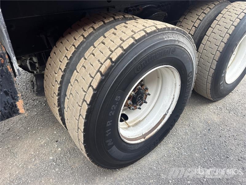 Freightliner M2 106 شاحنات قلابة