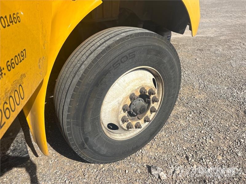 Freightliner M2 106 Camion Fourgon