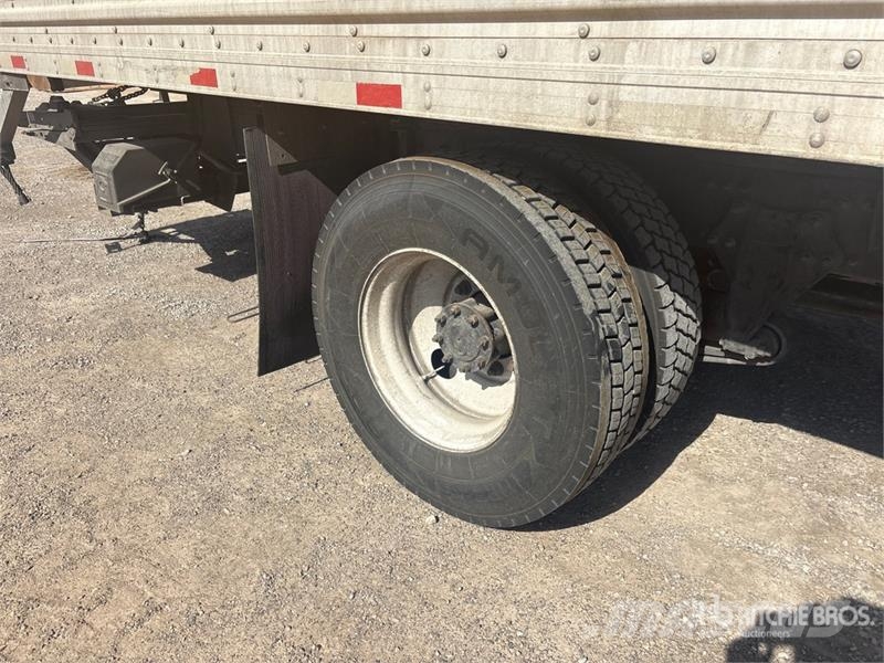 Freightliner M2 106 Camion Fourgon