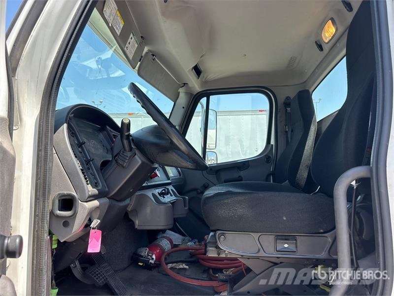 Freightliner M2 106 Cabinas