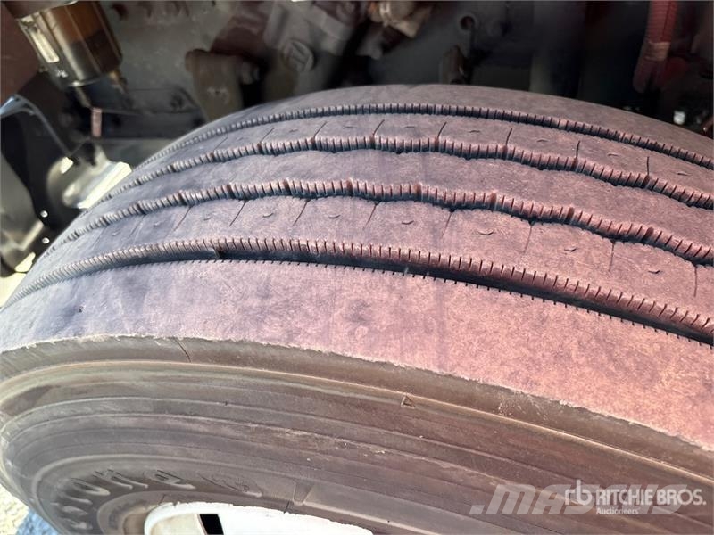 Freightliner M2 106 キャビン及び内装