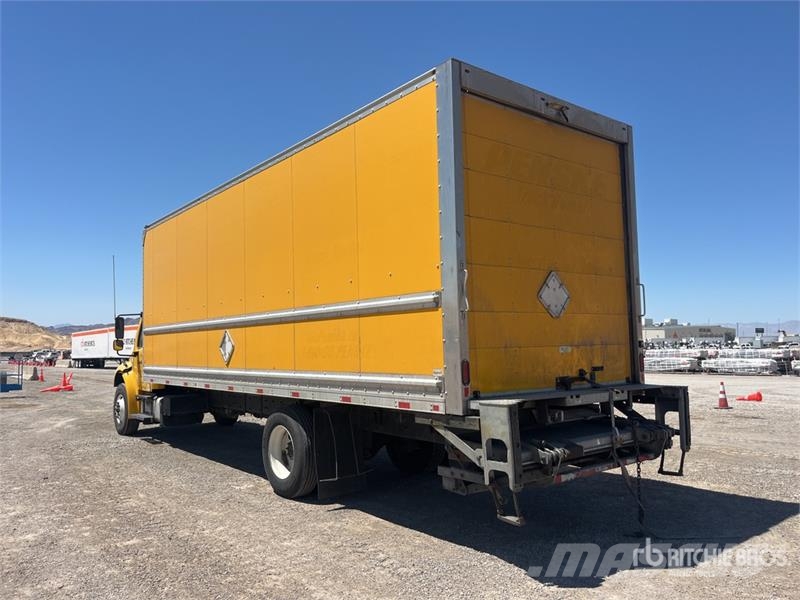 Freightliner M2 106 Camion Fourgon